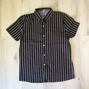 Men’s casual striped shirt